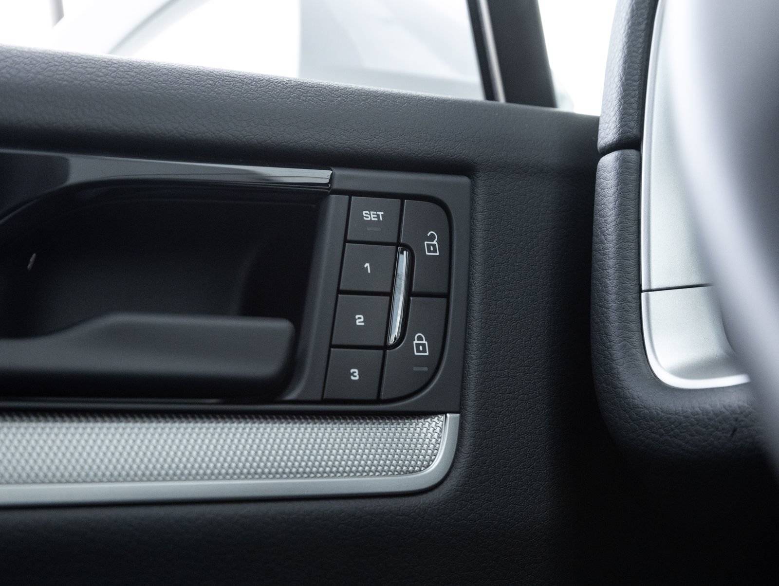 Certified 2026 Porsche Cayenne AWD/4WD image 19