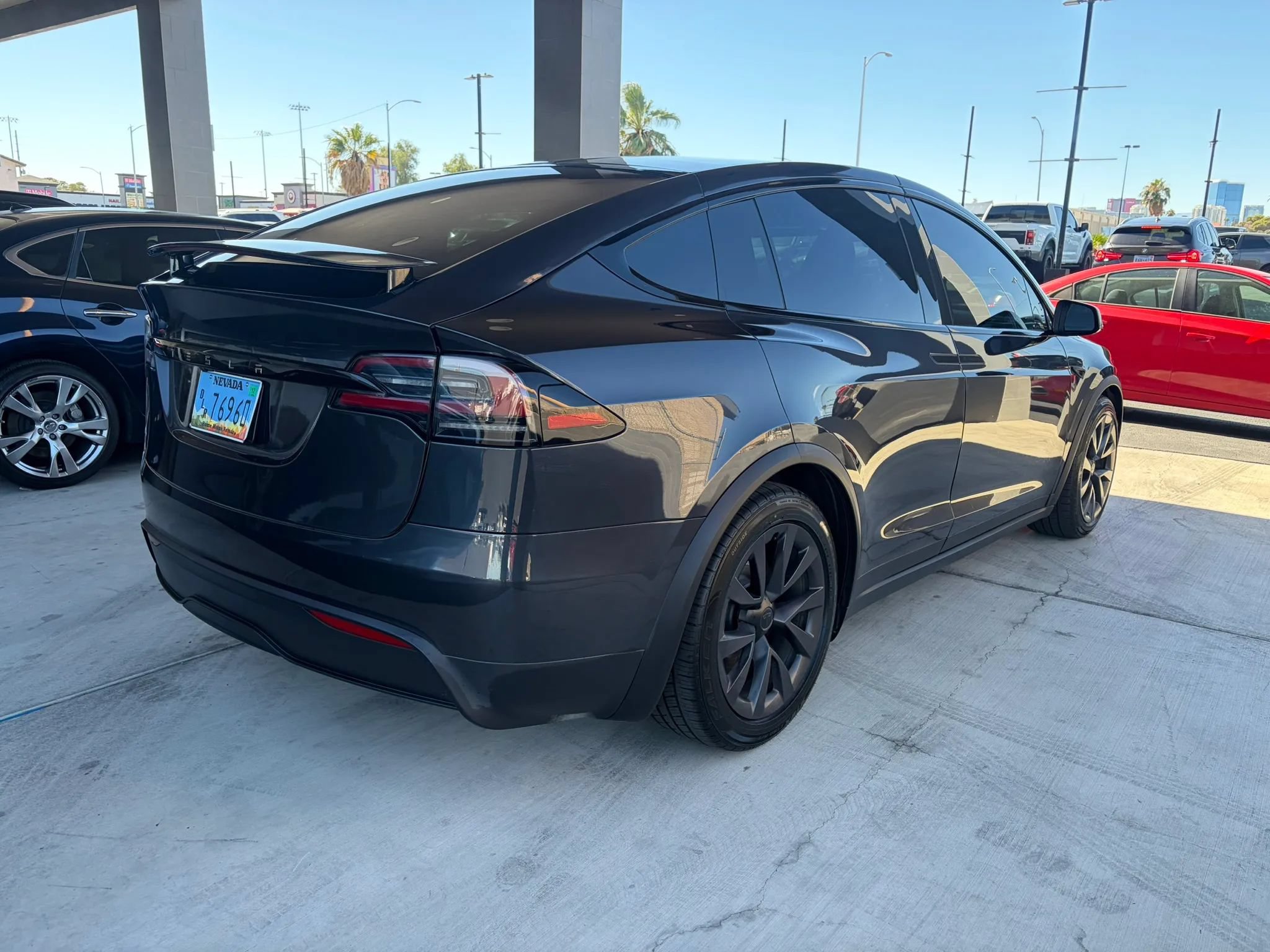 Used 2024 Tesla Model X AWD/4WD image 4