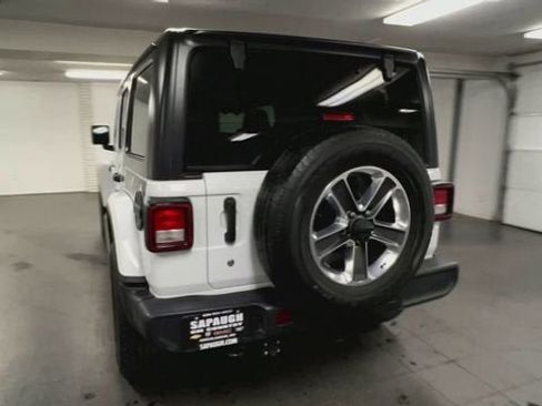 Used 2019 Jeep Wrangler Unlimited Sahara AWD/4WD image 7
