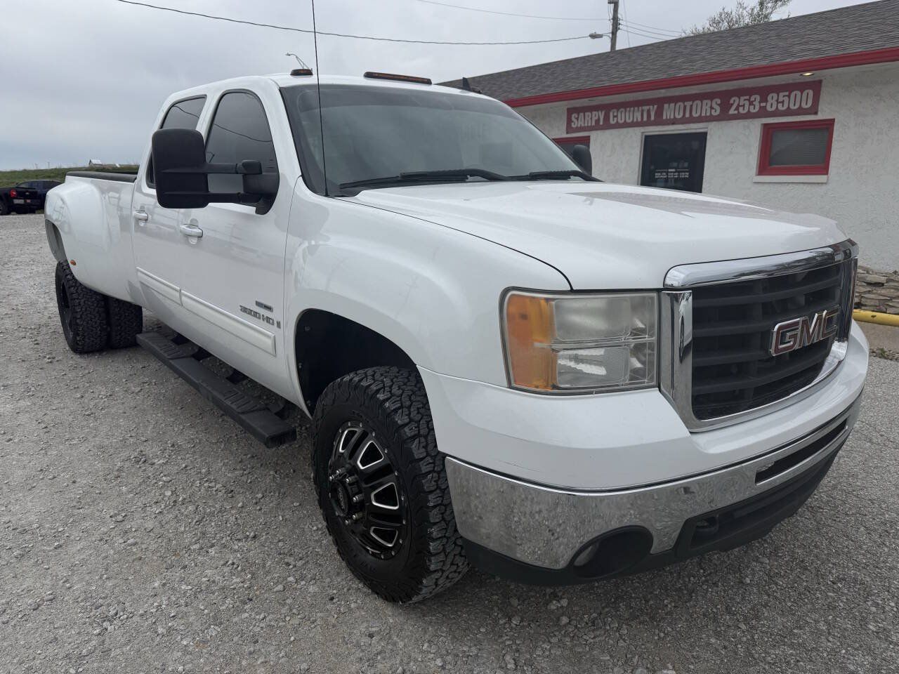 Used 2009 GMC Sierra 3500 SLT AWD/4WD image 1