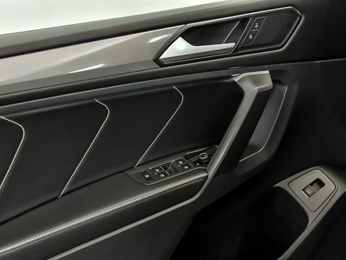 Certified 2022 Volkswagen Tiguan SE image 12