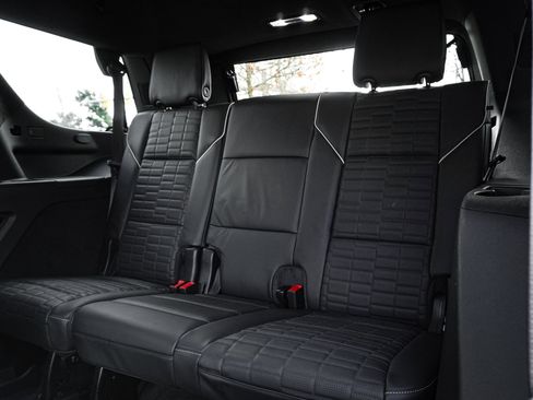 Used 2025 Cadillac Escalade Sport Platinum w/ LPO, ONYX Package image 35