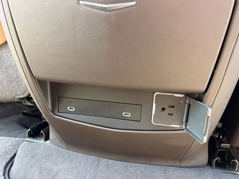 Used 2022 Cadillac Escalade Premium Luxury RWD image 54