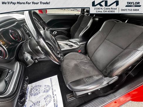 Used 2022 Dodge Challenger R/T w/ Plus Package image 10