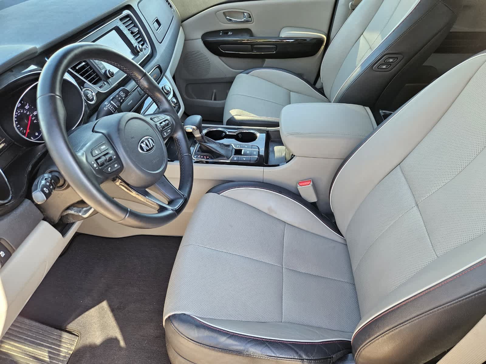 Used 2020 Kia Sedona EX w/ EX Premium Package FWD image 2