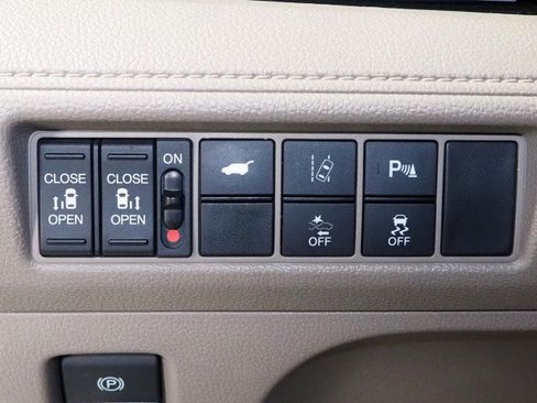 Used 2018 Honda Odyssey Elite image 24
