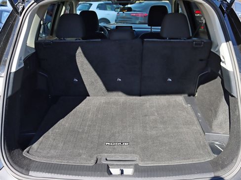 Used 2021 Nissan Rogue SV image 31