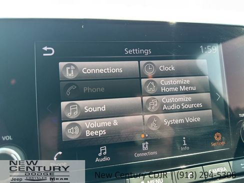 Used 2023 Nissan Pathfinder S image 27