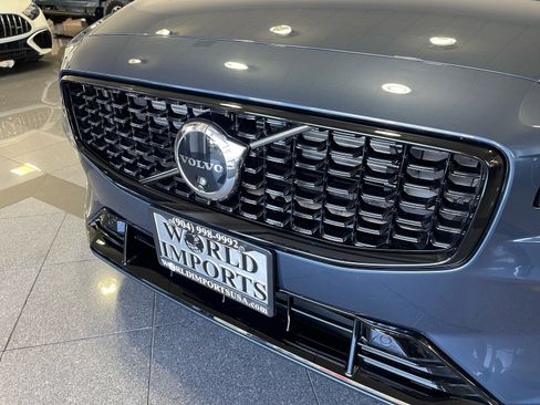 Used 2025 Volvo S60 T8 Ultra w/ Climate Package image 11