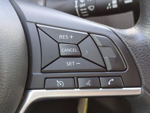 Used 2020 Nissan Rogue Sport S image 22