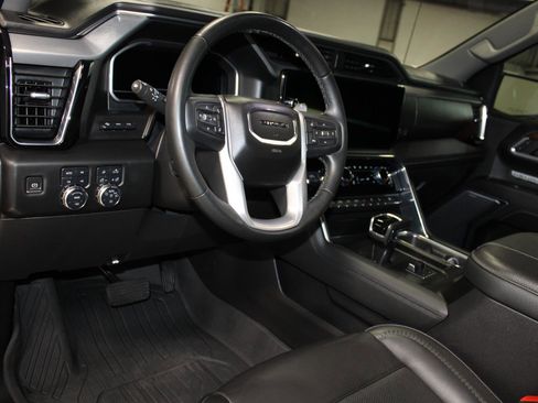 Used 2023 GMC Sierra 1500 Denali w/ Technology Package AWD/4WD image 32