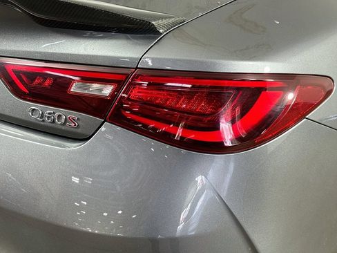 Used 2017 INFINITI Q60 Red Sport 400 AWD/4WD image 30