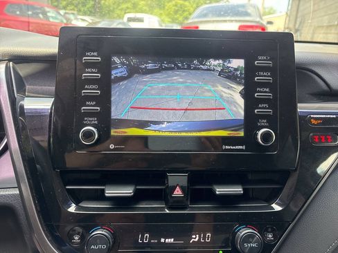 Used 2022 Toyota Camry LE FWD image 13