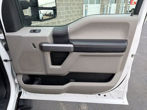 Used 2020 Ford F350 XLT w/ XLT Value Package image 41