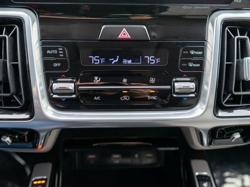 Used 2023 Kia Sorento SX image 25