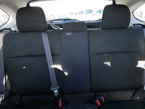 Used 2017 Subaru Crosstrek 2.0i Premium image 16