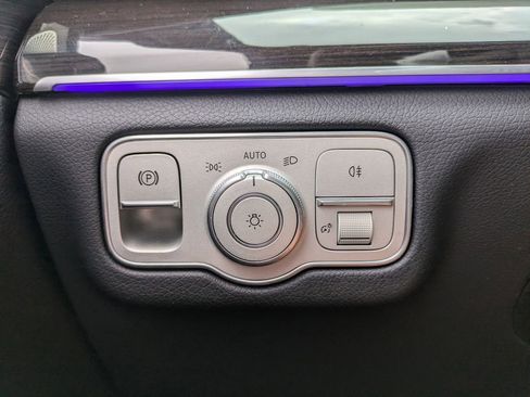 Used 2025 Mercedes-Benz GLS 450 4MATIC image 29