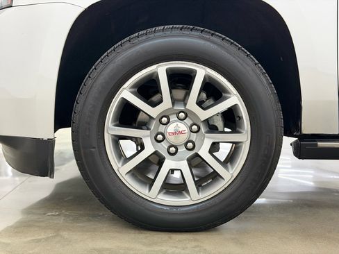 Used 2019 GMC Yukon XL Denali w/ Open Road Package image 12