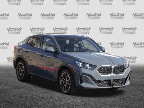 Certified 2025 BMW X2 xDrive28i image 2
