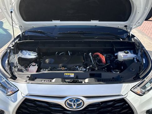 Used 2023 Toyota Highlander XLE image 31