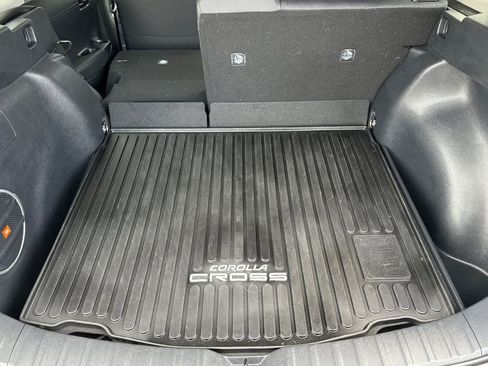 Used 2024 Toyota Corolla Cross LE w/ Moonroof Package AWD/4WD image 15