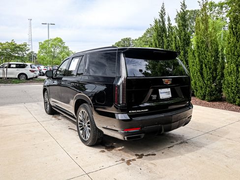 Used 2026 Cadillac Escalade Platinum Sport AWD/4WD image 8