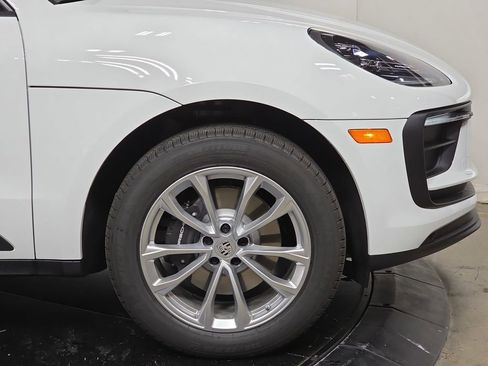 New 2026 Porsche Macan image 11