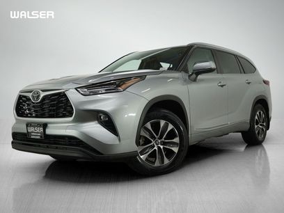 Used 2022 Toyota Highlander XLE
