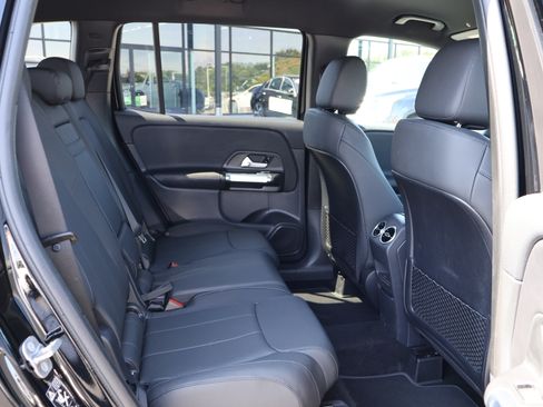 Used 2025 Mercedes-Benz GLB 250 image 25