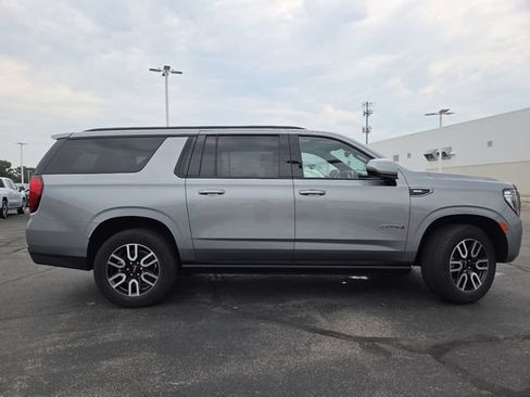Used 2023 GMC Yukon XL AT4 AWD/4WD image 19