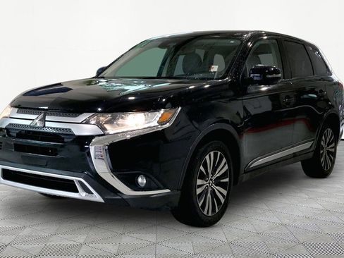 Used 2020 Mitsubishi Outlander SE FWD image 3