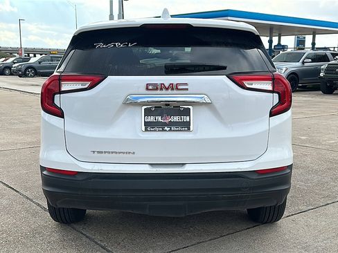 Used 2024 GMC Terrain SLE image 7