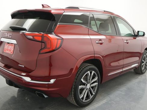 Used 2020 GMC Terrain Denali w/ Denali Premium Package AWD/4WD image 9