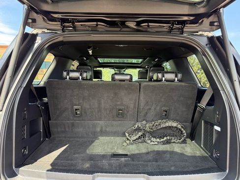 Used 2019 Ford Expedition XLT w/ Equipment Group 202A AWD/4WD image 22