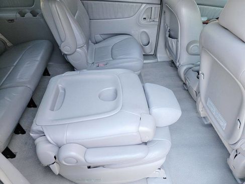 Used 2004 Toyota Sienna XLE AWD/4WD image 21