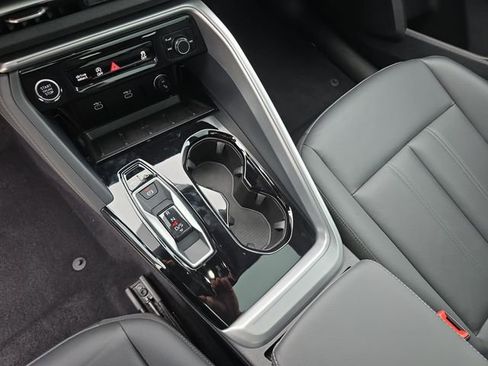 Used 2025 Audi Q5 Premium w/ Convenience Package AWD/4WD image 28