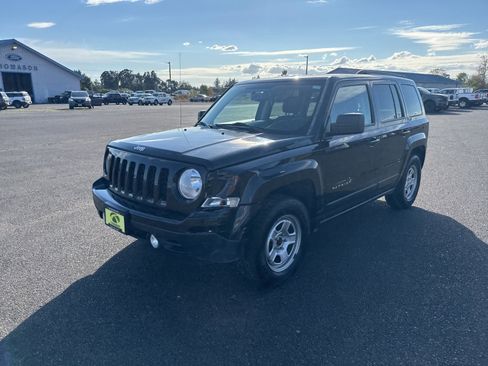 Used 2016 Jeep Patriot Sport w/ Power Value Group image 3