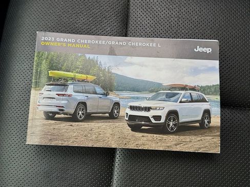 Used 2023 Jeep Grand Cherokee Overland w/ Advanced Protech Group III AWD/4WD image 49