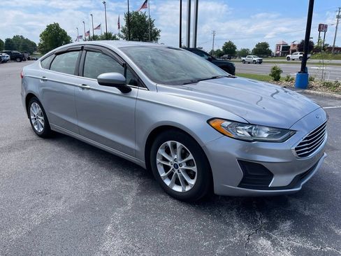 Used 2020 Ford Fusion SE FWD image 2