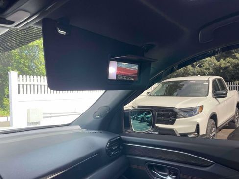 Certified 2026 Honda Pilot Black Edition image 34