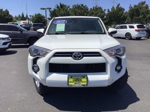 Used 2022 Toyota 4Runner SR5 AWD/4WD image 4