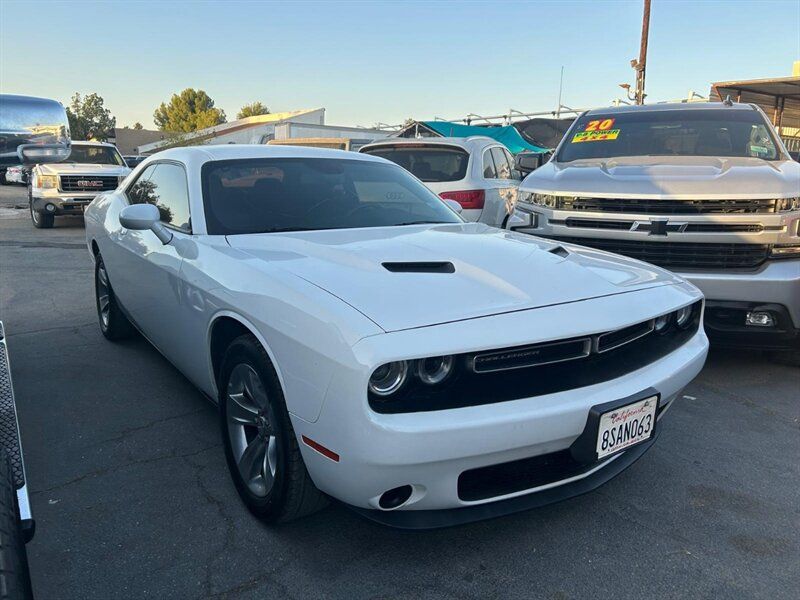 Used 2020 Dodge Challenger SXT RWD image 2