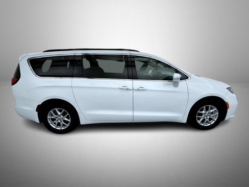 Certified 2022 Chrysler Pacifica Touring-L FWD image 4