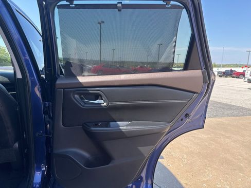 Used 2023 Nissan Rogue SL w/ SL Premium Package FWD image 24