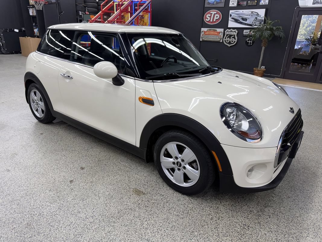 Used 2017 MINI Cooper 2-Door Hardtop FWD image 7
