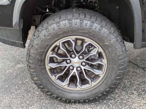 Used 2022 Chevrolet Colorado ZR2 image 11