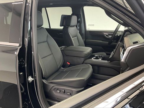 New 2026 GMC Yukon Elevation w/ Elevation Premium Package AWD/4WD image 9