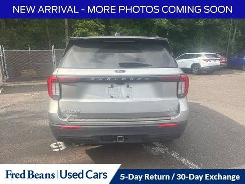 Used 2025 Ford Explorer Active AWD/4WD image 7