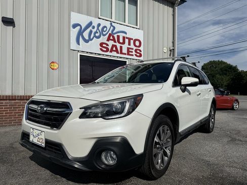 Used 2019 Subaru Outback 2.5i Touring AWD/4WD image 1