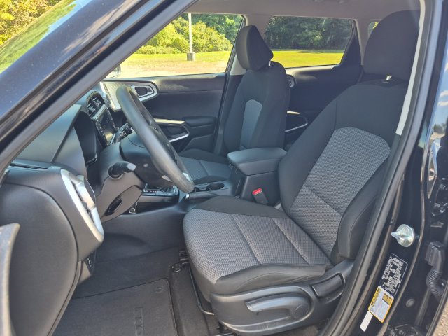 Certified 2022 Kia Soul LX FWD image 10